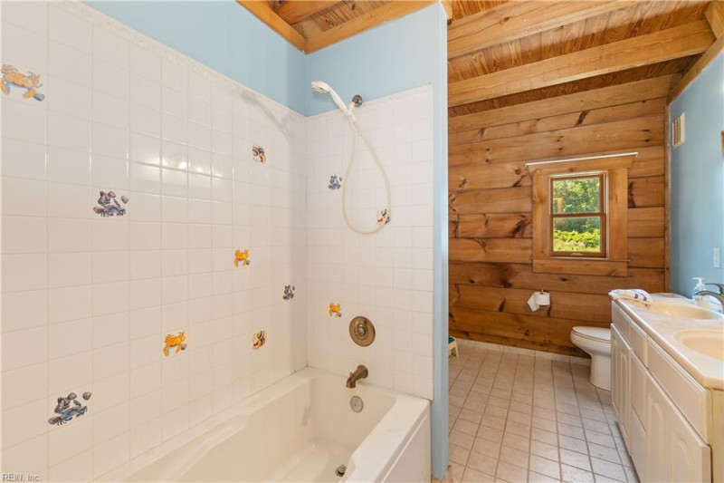 Photo 36 of 44 residential for sale in Currituck County virginia