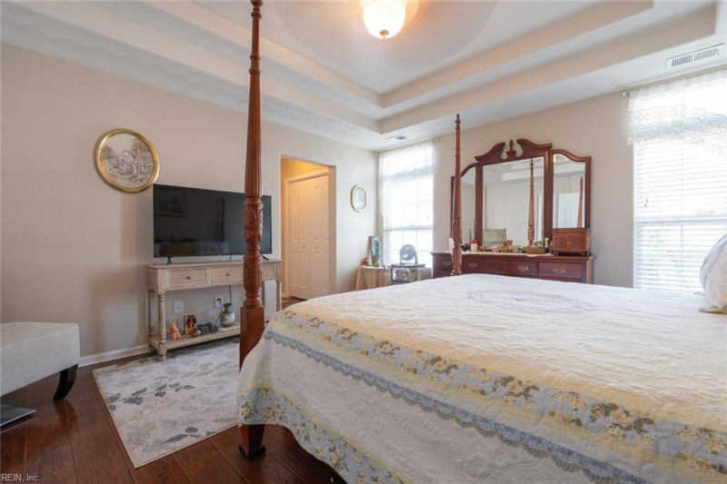 Photo 17 of 29 residential for sale in Chesapeake virginia
