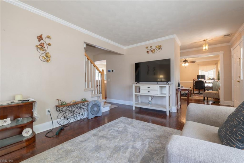 Photo 5 of 29 residential for sale in Chesapeake virginia