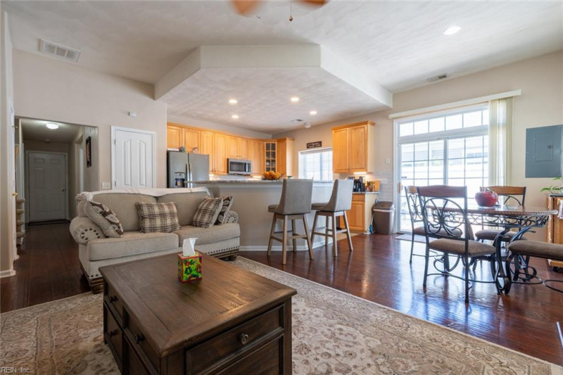 Photo 7 of 29 residential for sale in Chesapeake virginia