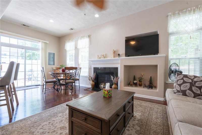 Photo 8 of 29 residential for sale in Chesapeake virginia