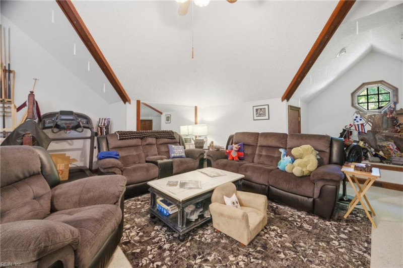 Photo 12 of 49 residential for sale in Chesapeake virginia