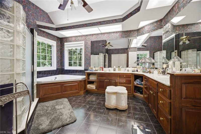 Photo 21 of 49 residential for sale in Chesapeake virginia