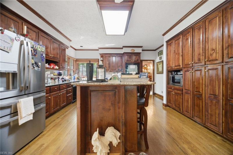Photo 5 of 49 residential for sale in Chesapeake virginia