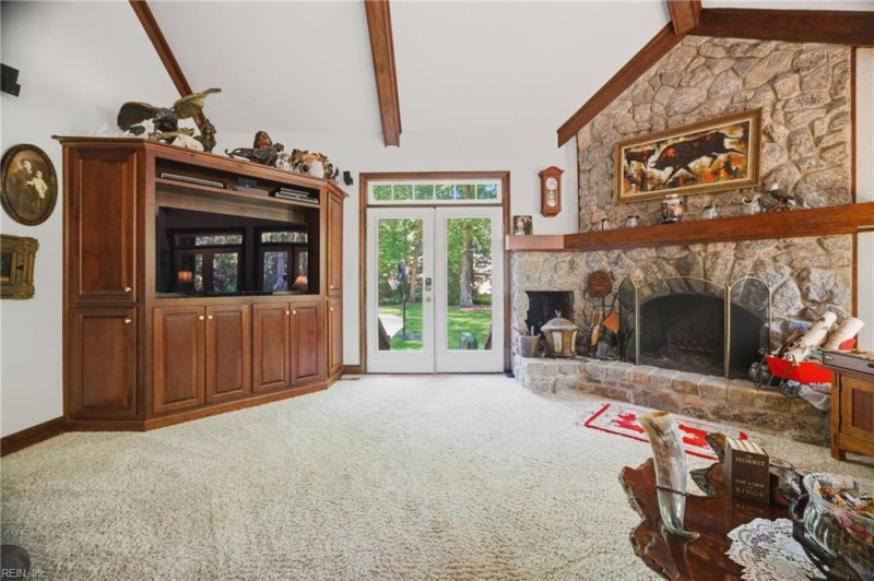 Photo 6 of 49 residential for sale in Chesapeake virginia