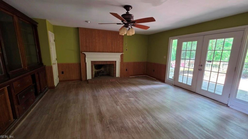 Photo 6 of 28 residential for sale in Virginia Beach virginia