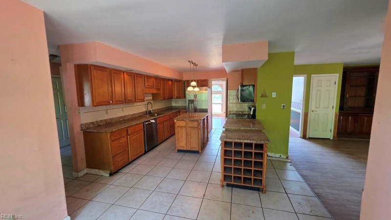 Photo 9 of 28 residential for sale in Virginia Beach virginia