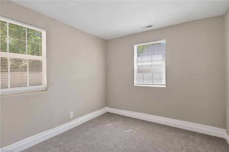 Photo 18 of 24 residential for sale in Suffolk virginia