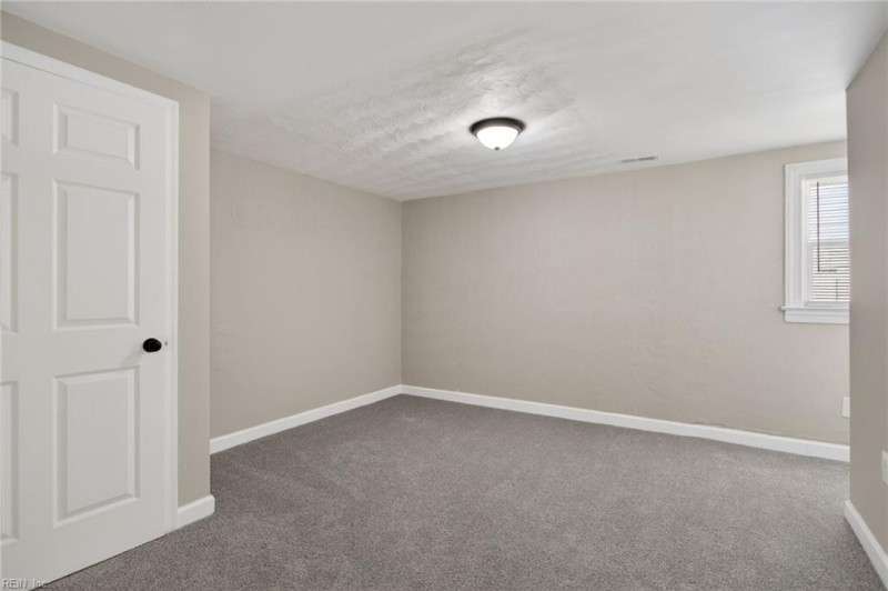 Photo 21 of 24 residential for sale in Suffolk virginia