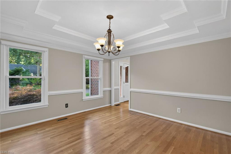 Photo 16 of 41 residential for sale in Chesapeake virginia