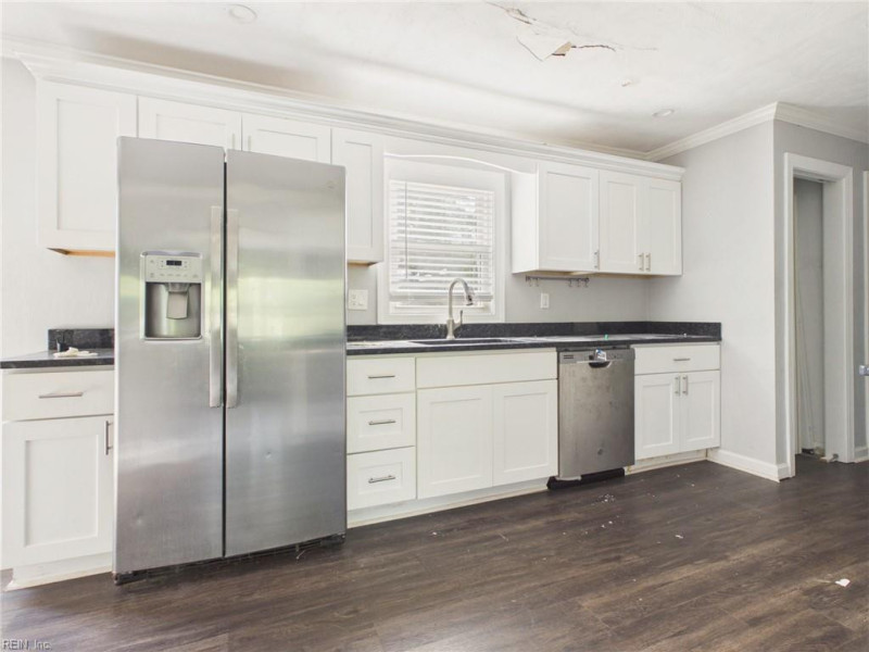Photo 11 of 25 residential for sale in Virginia Beach virginia