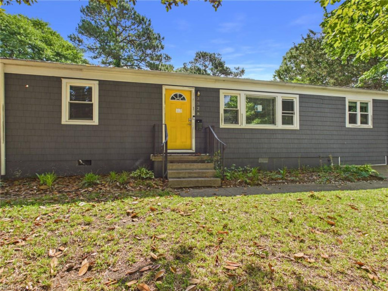Photo 4 of 25 residential for sale in Virginia Beach virginia