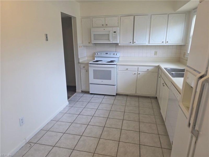 Photo 13 of 16 residential for sale in Virginia Beach virginia