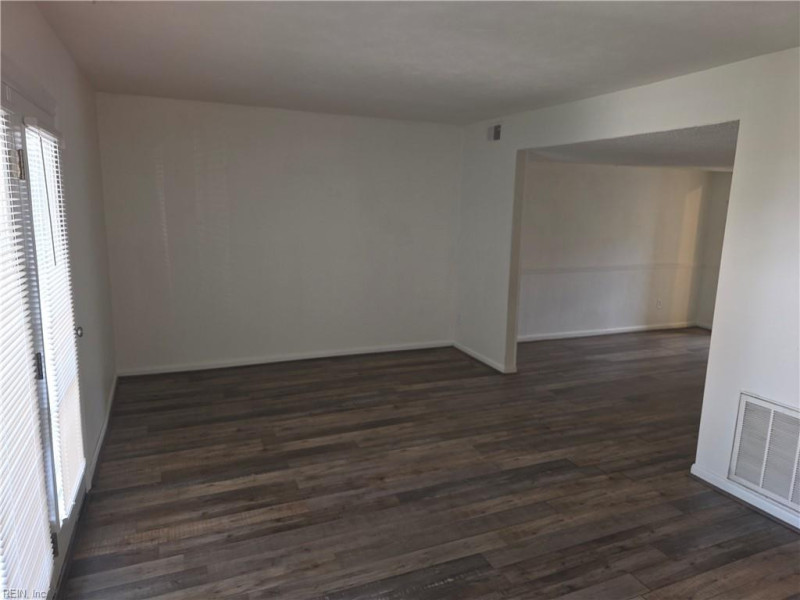 Photo 6 of 16 residential for sale in Virginia Beach virginia