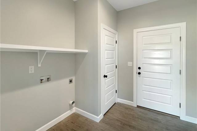Laundry (fixtures, finishes and upgrades may vary from build to build)