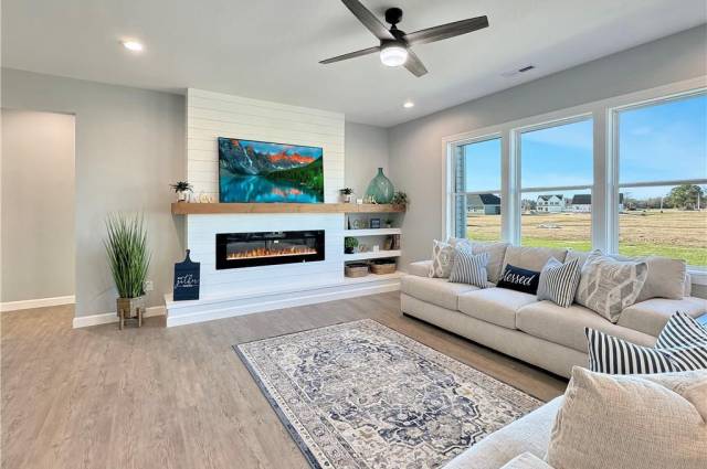 Living Room (fixtures, finishes and upgrades may vary from build to build)