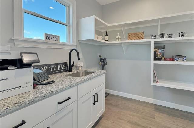Butlers Pantry (fixtures, finishes and upgrades may vary from build to build)