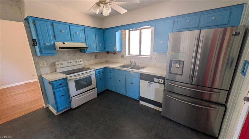 Photo 3 of 7 residential for sale in Virginia Beach virginia