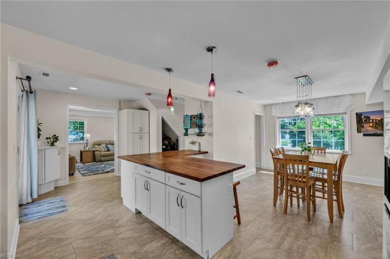 Photo 10 of 37 residential for sale in Virginia Beach virginia