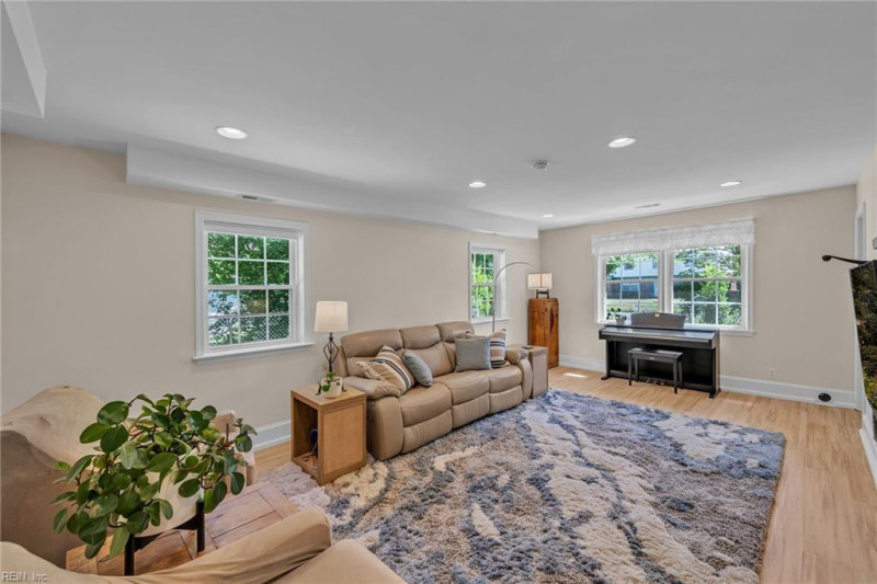 Photo 15 of 37 residential for sale in Virginia Beach virginia