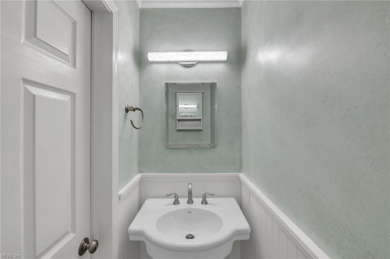 Photo 17 of 37 residential for sale in Virginia Beach virginia