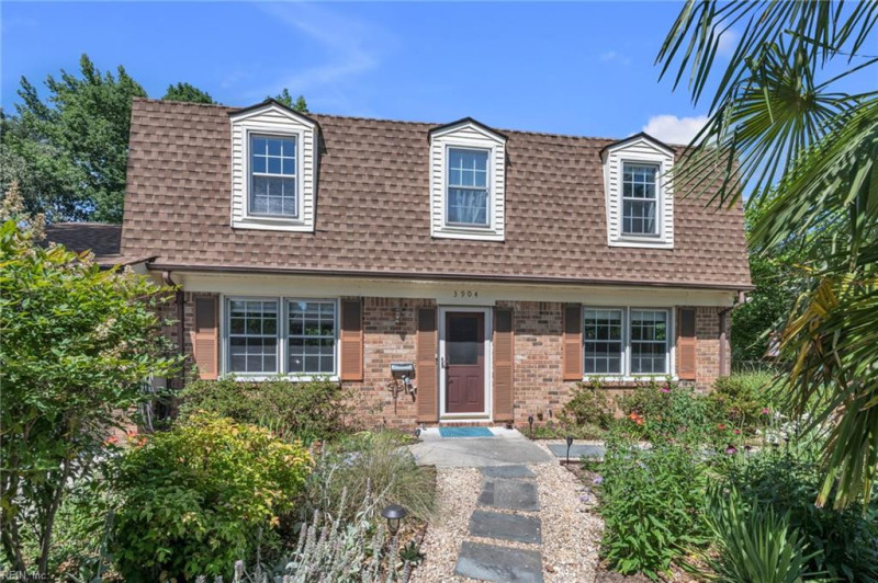 Photo 2 of 37 residential for sale in Virginia Beach virginia