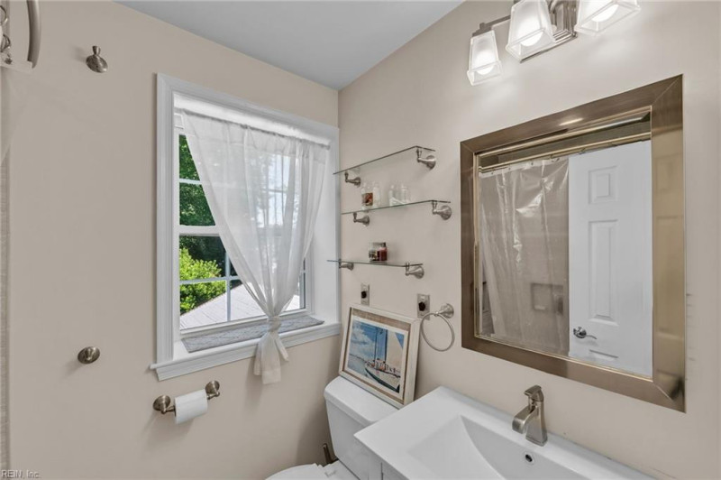 Photo 21 of 37 residential for sale in Virginia Beach virginia