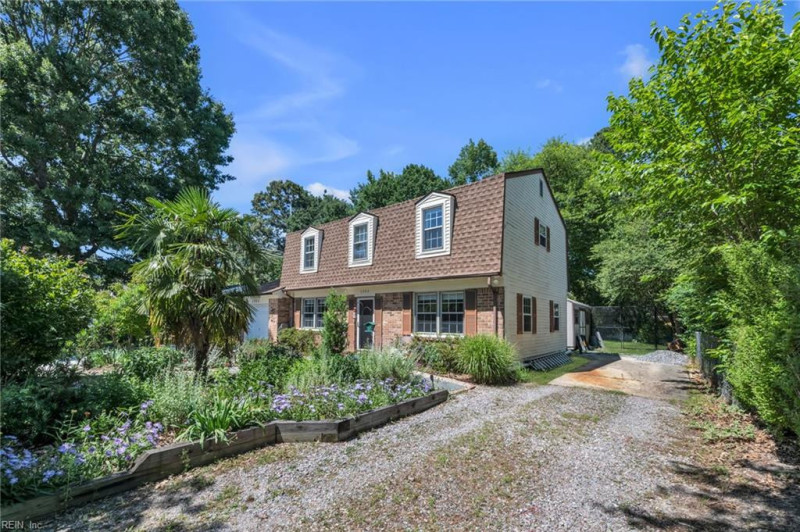 Photo 7 of 37 residential for sale in Virginia Beach virginia
