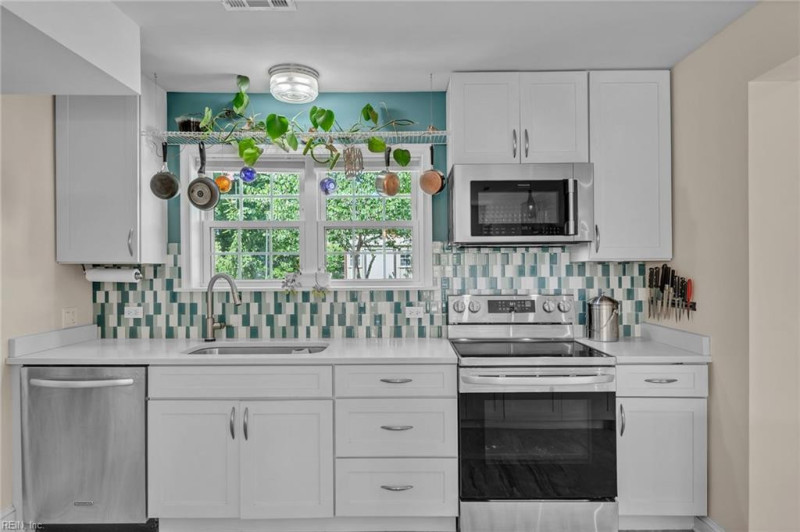 Photo 9 of 37 residential for sale in Virginia Beach virginia