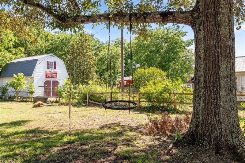 Photo 3 of 38 residential for sale in Surry County virginia