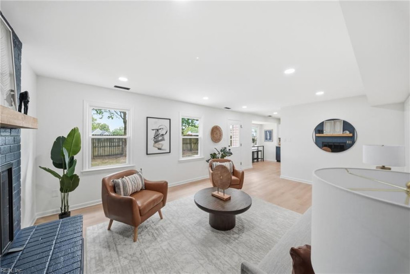 Photo 14 of 50 residential for sale in Virginia Beach virginia