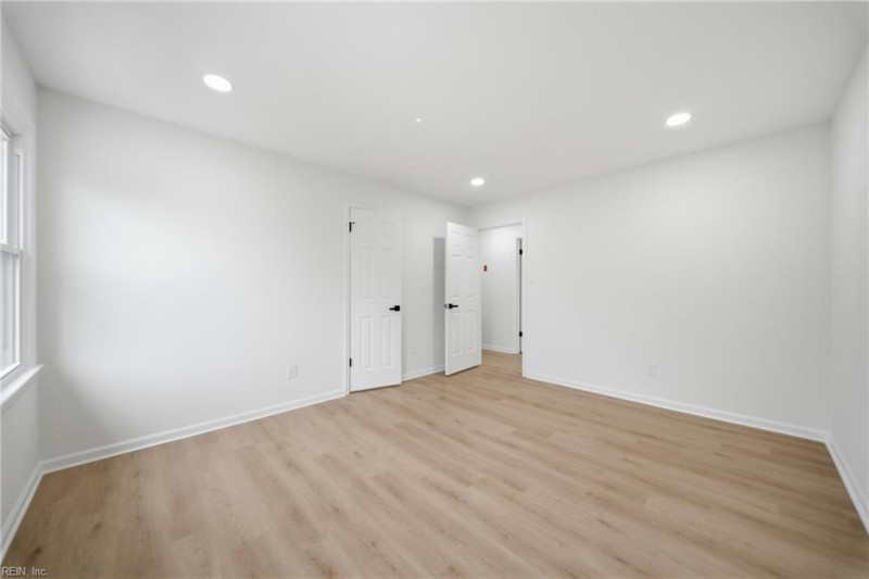 Photo 33 of 50 residential for sale in Virginia Beach virginia