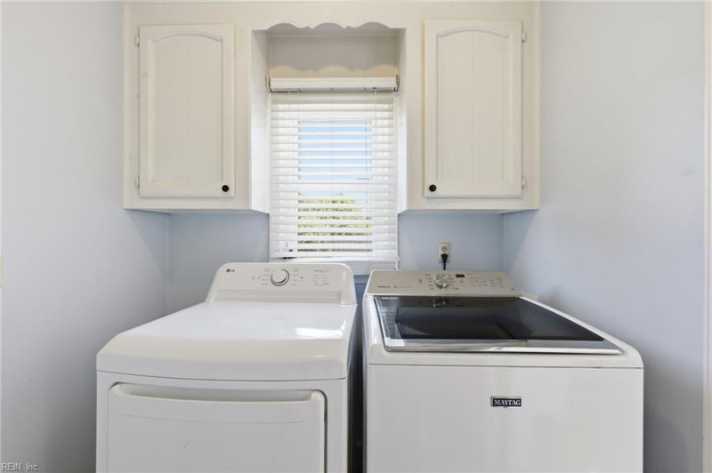 Photo 10 of 35 residential for sale in Chesapeake virginia