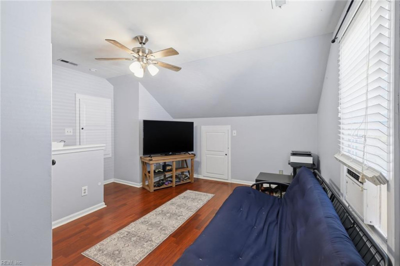 Photo 11 of 35 residential for sale in Chesapeake virginia