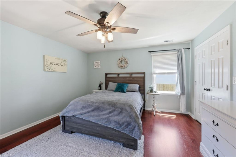 Photo 14 of 35 residential for sale in Chesapeake virginia