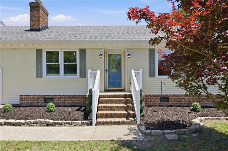 Photo 16 of 35 residential for sale in Chesapeake virginia