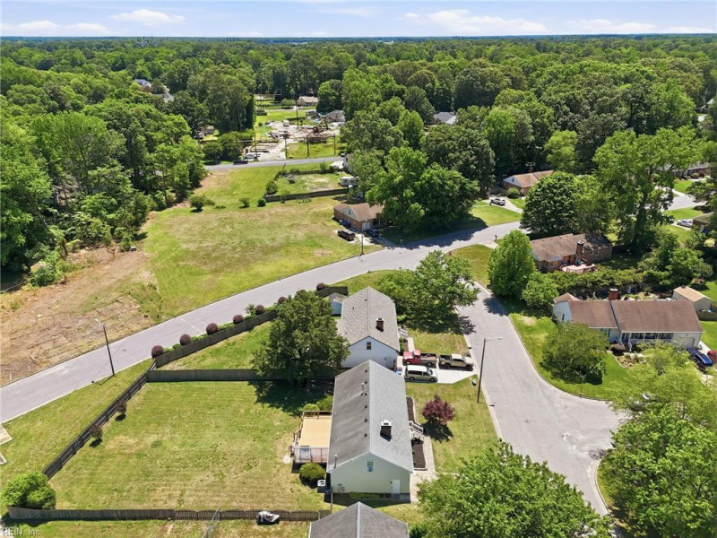 Photo 18 of 35 residential for sale in Chesapeake virginia