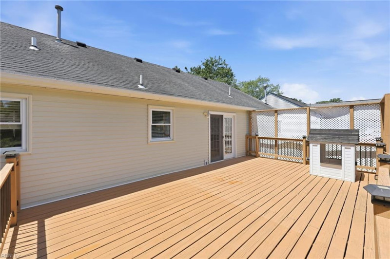 Photo 19 of 35 residential for sale in Chesapeake virginia