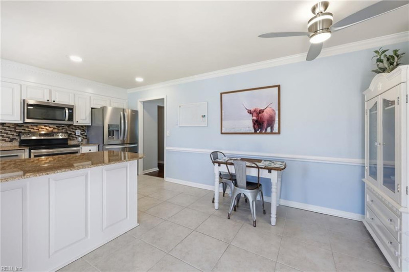 Photo 2 of 35 residential for sale in Chesapeake virginia