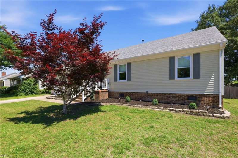Photo 23 of 35 residential for sale in Chesapeake virginia
