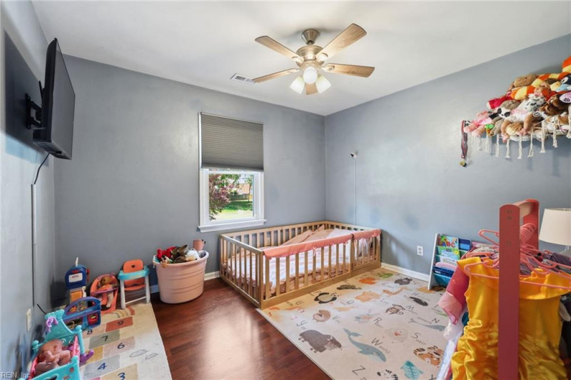 Photo 27 of 35 residential for sale in Chesapeake virginia