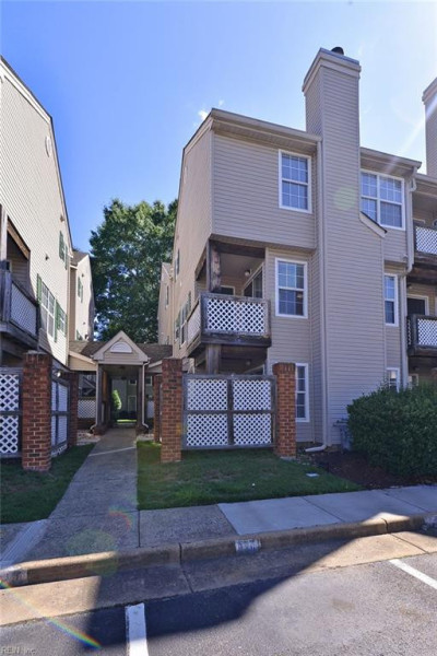 Photo 3 of 30 residential for sale in Newport News virginia Photo 3 of 30 residential for sale in Newport News virginia