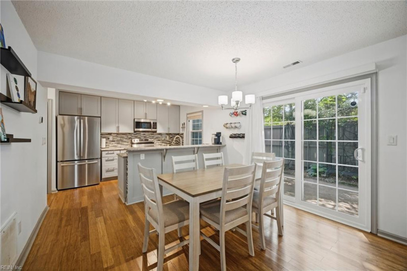 Photo 10 of 37 residential for sale in Virginia Beach virginia