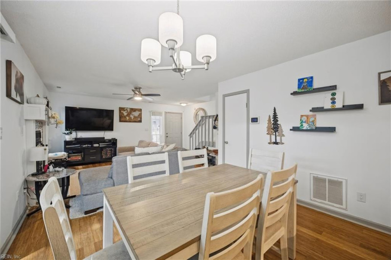 Photo 11 of 37 residential for sale in Virginia Beach virginia