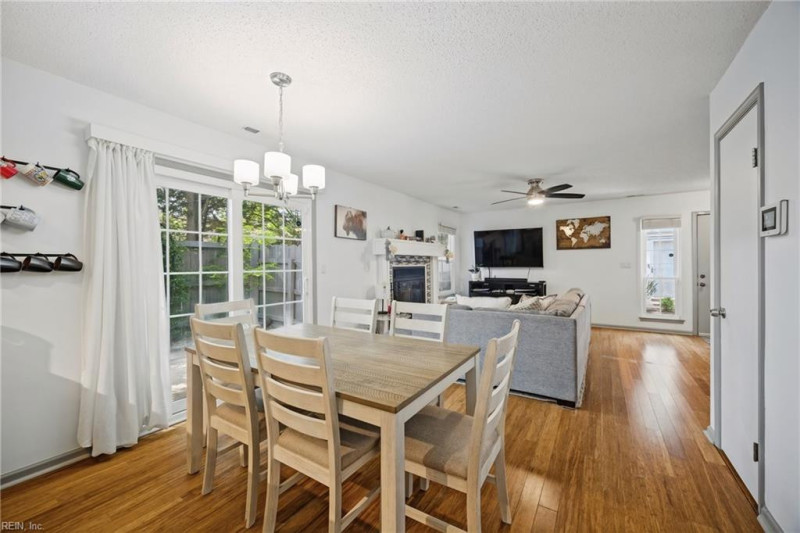 Photo 12 of 37 residential for sale in Virginia Beach virginia