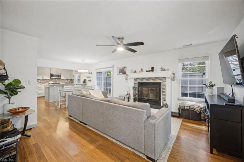Photo 2 of 37 residential for sale in Virginia Beach virginia