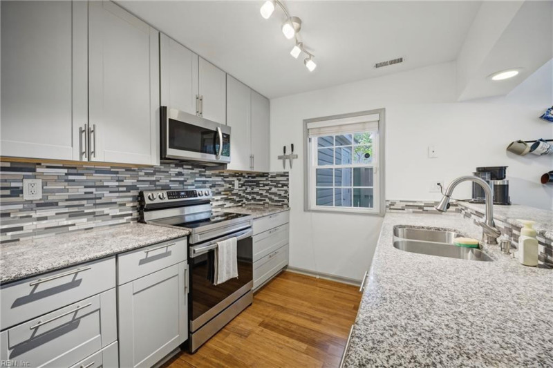 Photo 3 of 37 residential for sale in Virginia Beach virginia