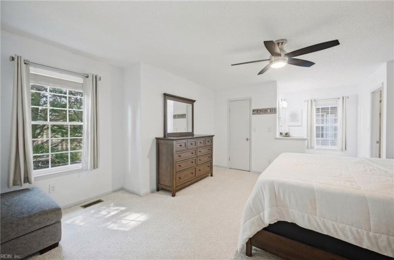 Photo 4 of 37 residential for sale in Virginia Beach virginia