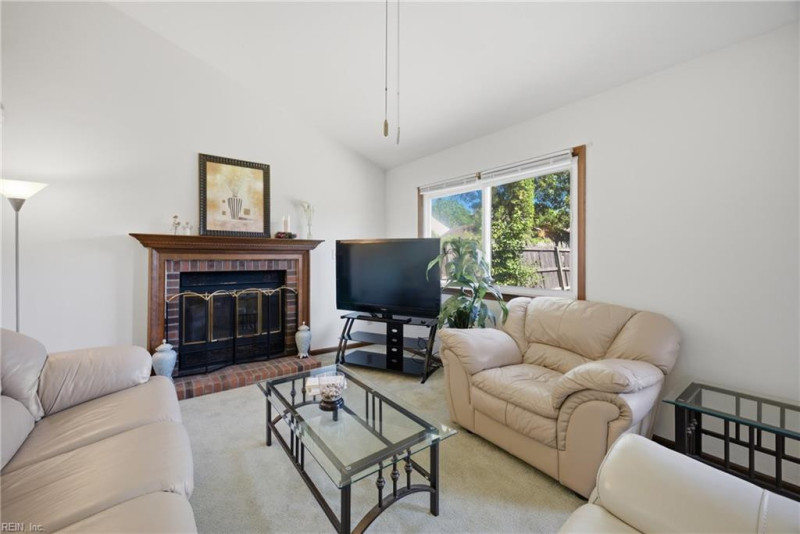 Photo 11 of 41 residential for sale in Virginia Beach virginia