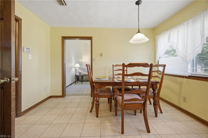 Photo 14 of 41 residential for sale in Virginia Beach virginia